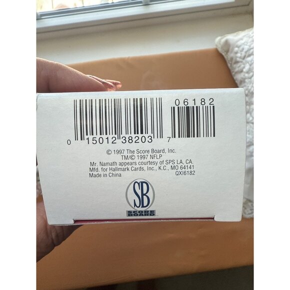 Joe Namath Hallmark Keepsake Ornament 1997 Collectors Series NFL Licensed - Picture 4 of 4